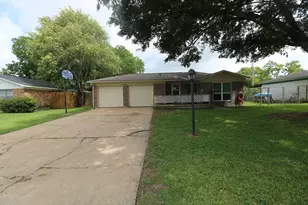 609 Circle Way, Alvin, TX 77511 - Photo 1