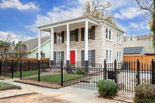 827 Le Green St, Houston, TX 77008 - Photo 2