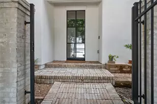 2505 Dorrington, Houston, TX 77030 - Photo 2