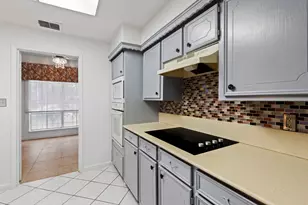 10728 Briar Forest Dr, Houston, TX 77042 - Photo 6