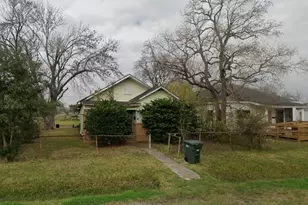 801 13th St, Port Arthur, TX 77640 - Photo 2