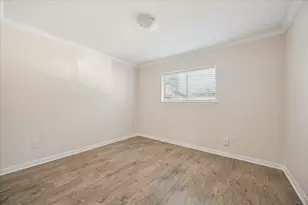 427 W 16th St, Houston, TX 77008 - Photo 6