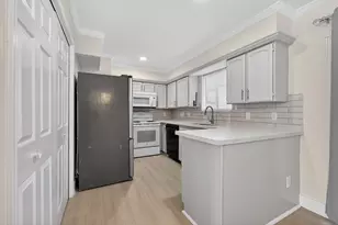 1221 Cedar Post Ln, Houston, TX 77055 - Photo 10