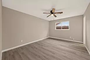 8630 Valley Meadow Dr, Houston, TX 77078 - Photo 16