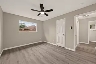 8630 Valley Meadow Dr, Houston, TX 77078 - Photo 12