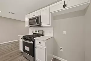 8630 Valley Meadow Dr, Houston, TX 77078 - Photo 8