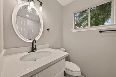 8630 Valley Meadow Drive, Houston, TX 77078 - Photo 14