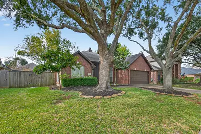 1111 Summer Brk, Sugar Land, TX 77479 - Photo 2