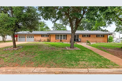 405 N Main Street, Franklin, TX 77856 - Photo 1