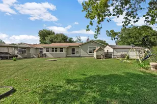 808 Morrell St, Baytown, TX 77520 - Photo 2