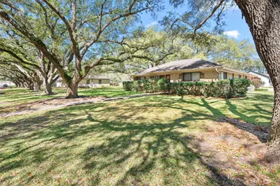 502 Dan Street, East Bernard, TX 77435 - Photo 4