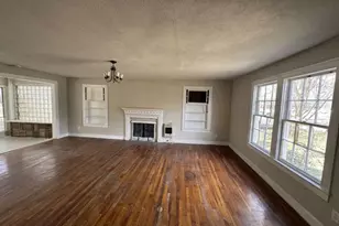 1410 W Main St, Clarksville, TX 75426 - Photo 2