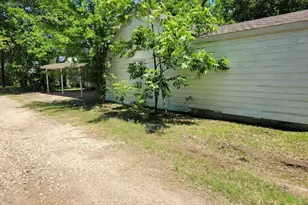 1410 W Main St, Clarksville, TX 75426 - Photo 22