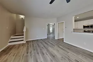 14918 Laytham Ln, Sugar Land, TX 77498 - Photo 4