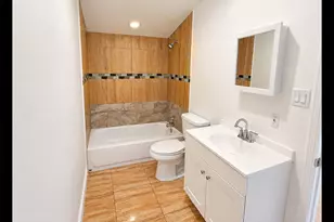 712 E 32nd B Street E, Houston, TX 77022 - Photo 10