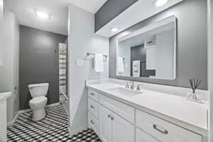 1300 Augusta Dr, Houston, TX 77057 - Photo 26