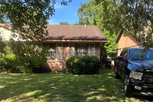 5607 Greylog Dr, Houston, TX 77048 - Photo 2