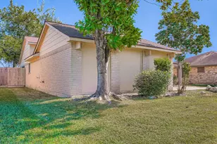 2115 Pepperglen Ct, Missouri City, TX 77489 - Photo 2