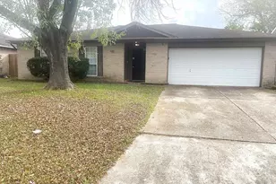 9812 Robin St, La Porte, TX 77571 - Photo 1