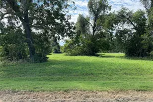 106 Horse Shoe Trail, Angleton, TX 77515 - Photo 1