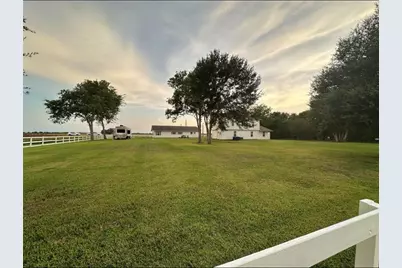 518 Anton Stade Rd #B, Rosenberg, TX 77471 - Photo 2