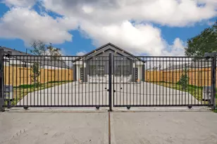 7811 Sandra St, Houston, TX 77016 - Photo 2