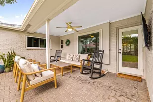 10626 Holly Springs Dr, Houston, TX 77042 - Photo 30