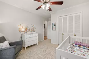 10626 Holly Springs Dr, Houston, TX 77042 - Photo 24