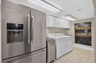 1324 Sealy St, Galveston, TX 77550 - Photo 32