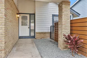 10610 Chapel Hill Dr, Houston, TX 77099 - Photo 4