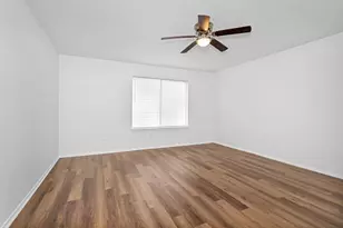 10610 Chapel Hill Dr, Houston, TX 77099 - Photo 24