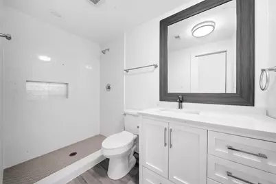 129 E 31st 1/2 Street, Houston, TX 77018 - Photo 16