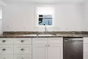 129 E 31st 1/2 St, Houston, TX 77018 - Photo 10