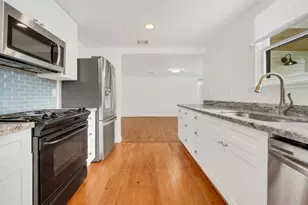 129 E 31st 1/2 St, Houston, TX 77018 - Photo 6