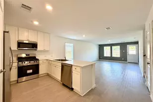 335 Ice Shr Trl, Dayton, TX 77535 - Photo 2