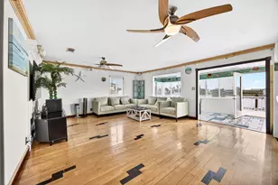 906 91st St, Galveston, TX 77554 - Photo 12
