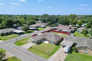 203 Doverfield Dr, Houston, TX 77037 - Photo 42