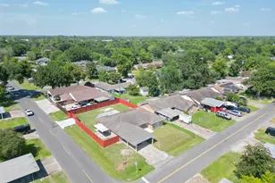 203 Doverfield Dr, Houston, TX 77037 - Photo 48
