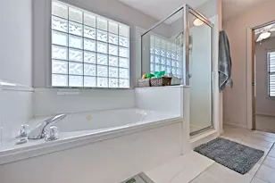 214 Easterly Dr, Tiki Island, TX 77554 - Photo 26