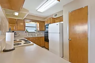 214 Easterly Dr, Tiki Island, TX 77554 - Photo 20