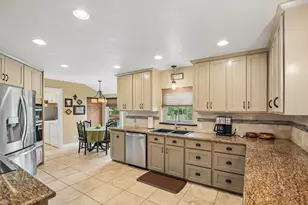 302 Charleston St, Friendswood, TX 77546 - Photo 16