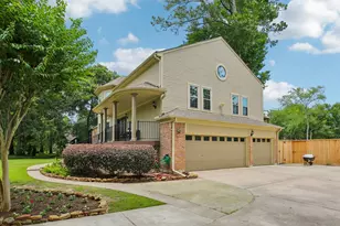 302 Charleston St, Friendswood, TX 77546 - Photo 2