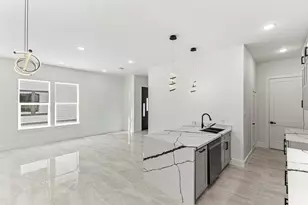 7544 Dyer St, Houston, TX 77088 - Photo 6