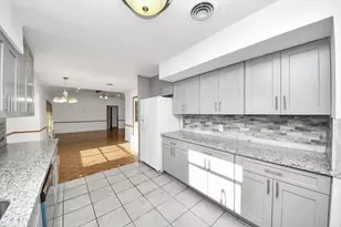 13103 Suzanne St, Stafford, TX 77477 - Photo 12