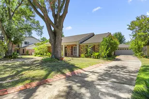 11311 Cold Spring Dr, Houston, TX 77043 - Photo 2