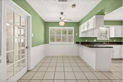 11311 Cold Spring Drive, Houston, TX 77043 - Photo 14