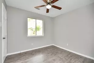 8106 Claiborne St, Houston, TX 77078 - Photo 14