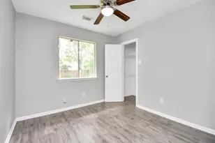 8106 Claiborne St, Houston, TX 77078 - Photo 12