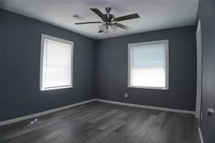 6803 6th St, Hitchcock, TX 77563 - Photo 12