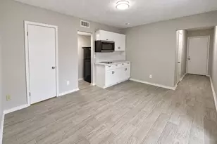 9711 Linkmeadow Ln, Houston, TX 77025 - Photo 8